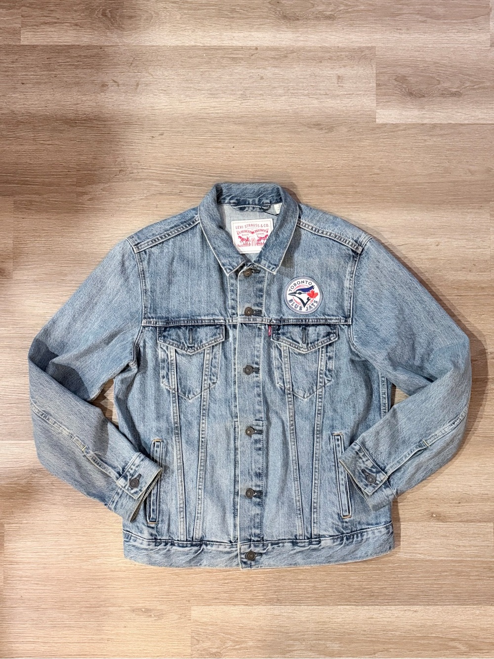 Levi’s® MLB Collection Patch Denim Trucker – Toronto Blue Jays